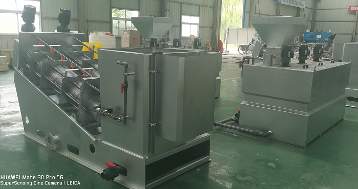 疊螺機(jī)、全自動(dòng)加藥裝置加工中